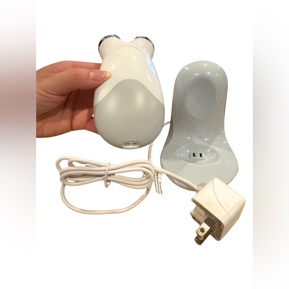 Nuface Device With Red Light Technology (Used) - image 5